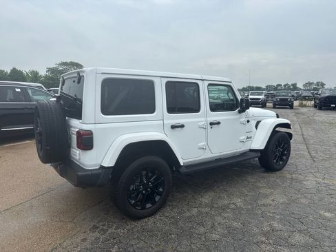 Used 2023 Jeep Wrangler Unlimited Sahara w/ Cold Weather Group AWD/4WD image 6