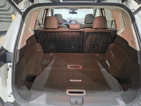 Used 2023 Nissan Rogue SL image 12