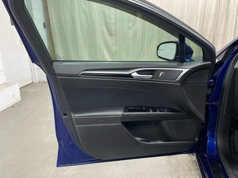 Used 2016 Ford Fusion SE FWD image 8