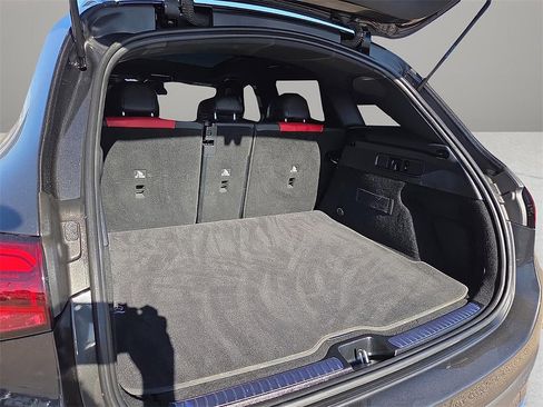 Used 2023 Mercedes-Benz GLC 300 4MATIC image 9