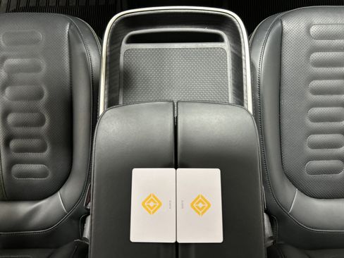 Used 2024 Rivian R1S Adventure Dual AWD/4WD image 31