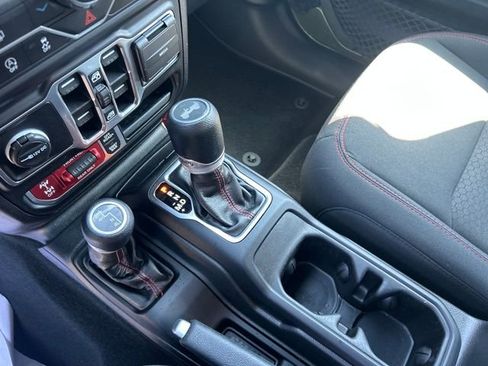 Used 2023 Jeep Wrangler Unlimited Rubicon AWD/4WD image 26