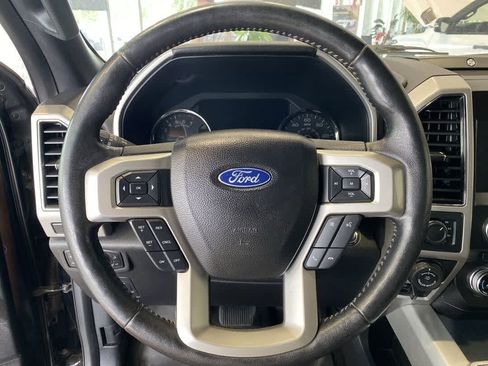 Used 2018 Ford F150 Lariat w/ Equipment Group 502A Luxury AWD/4WD image 16