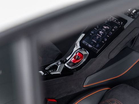 Used 2023 Lamborghini Huracan Tecnica RWD image 40