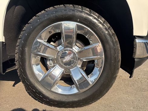 Used 2022 Chevrolet Silverado 1500 LT AWD/4WD image 11