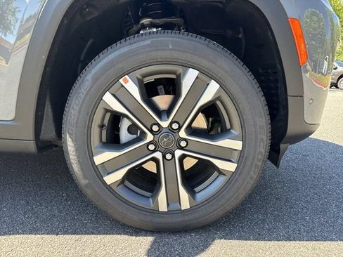 New 2027 Jeep Grand Cherokee Limited AWD/4WD image 12