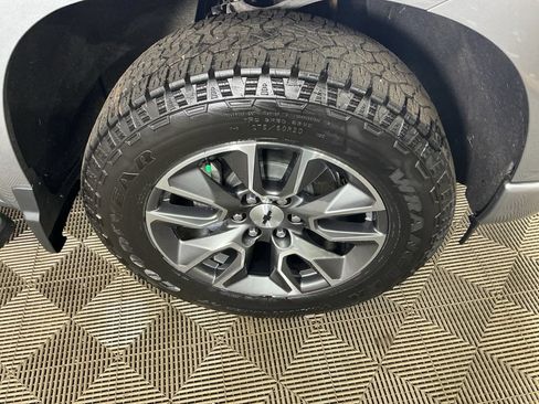 Used 2023 Chevrolet Silverado 1500 RST AWD/4WD image 5