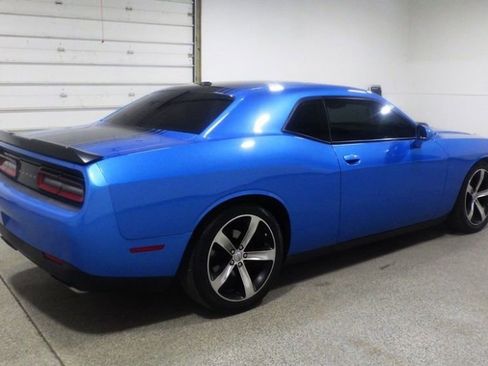 Used 2015 Dodge Challenger R/T RWD image 4