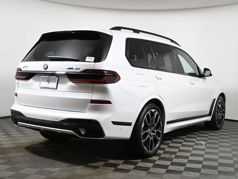 New 2026 BMW X7 xDrive40i w/ M Sport Package AWD/4WD image 7