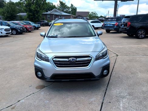 Used 2018 Subaru Outback 2.5i Limited image 2