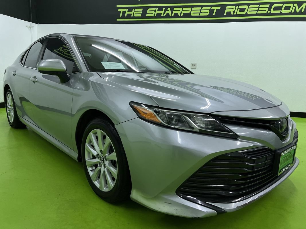 Used 2019 Toyota Camry LE FWD image 2