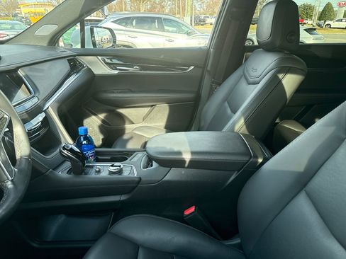 Used 2021 Cadillac XT5 Premium Luxury image 9