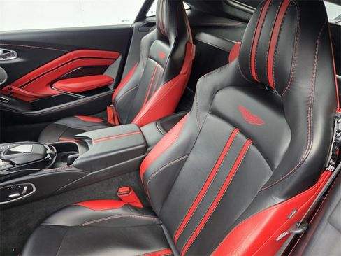 Used 2019 Aston Martin V8 Vantage Coupe image 11