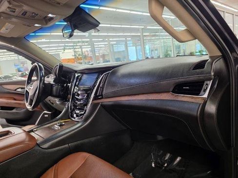 Used 2016 Cadillac Escalade ESV Premium AWD/4WD image 9