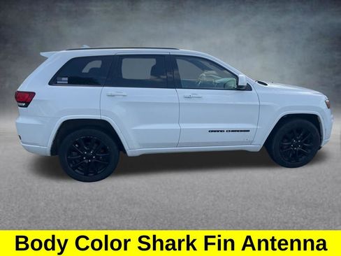 Used 2019 Jeep Grand Cherokee Altitude AWD/4WD image 7