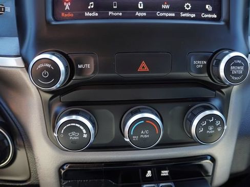 Used 2019 RAM 1500 Big Horn AWD/4WD image 24