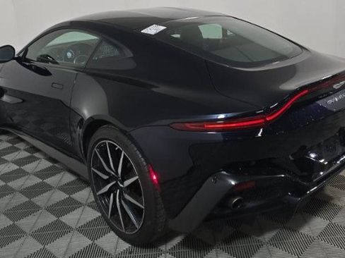 Used 2019 Aston Martin V8 Vantage Coupe image 2