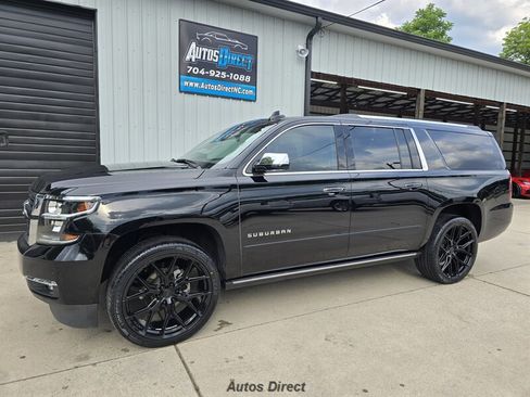 Used 2019 Chevrolet Suburban Premier w/ Premier Plus Edition AWD/4WD image 4