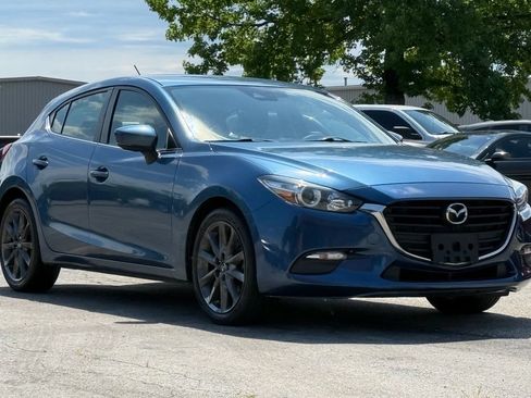 Used 2018 MAZDA MAZDA3 Touring FWD image 7