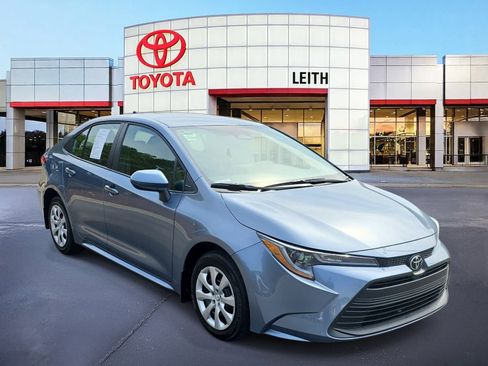 Used 2026 Toyota Corolla LE image 3