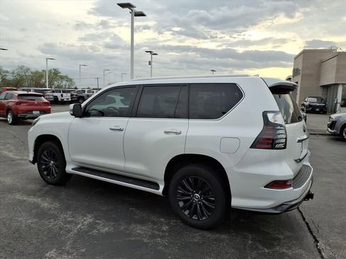 Used 2023 Lexus GX 460 Luxury w/ Sport Design Package AWD/4WD image 11