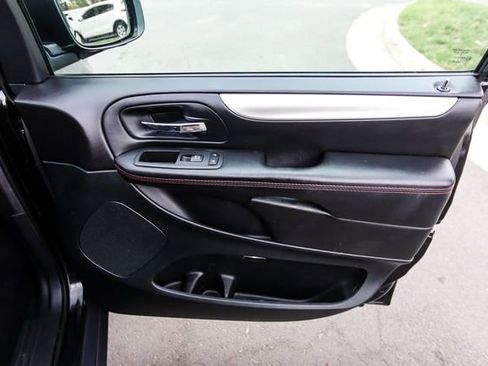 Used 2019 Dodge Grand Caravan GT FWD image 49