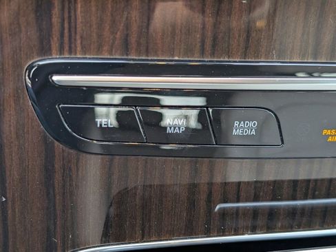 Used 2022 Mercedes-Benz GLC 300 w/ Premium Package Lite image 15