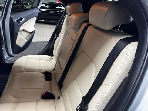 Used 2019 Mercedes-Benz GLA 250 image 41