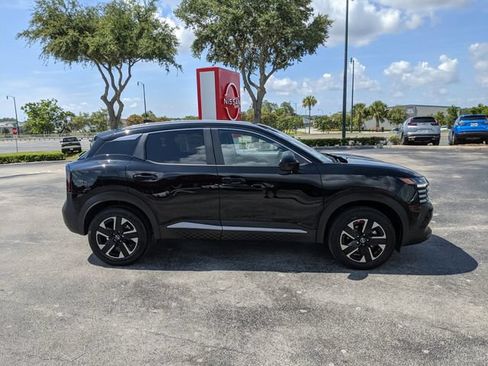 Certified 2025 Nissan Kicks SV w/ SV Premium Package AWD/4WD image 3