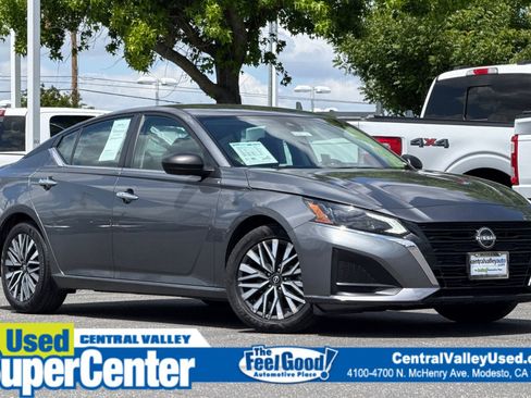 Certified 2024 Nissan Altima 2.5 SV FWD image 1