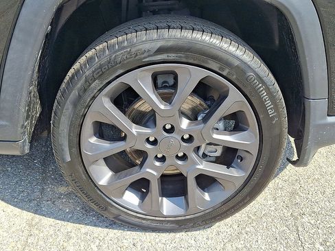 Certified 2021 Jeep Compass Latitude AWD/4WD image 33