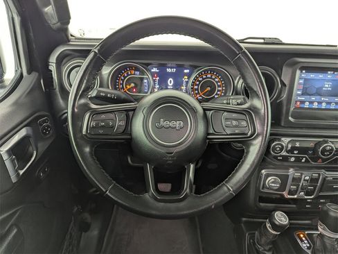 Used 2022 Jeep Gladiator Sport image 17