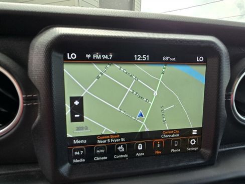Used 2020 Jeep Gladiator Overland AWD/4WD image 17