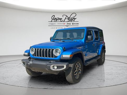 Used 2025 Jeep Wrangler Unlimited Sahara AWD/4WD image 7