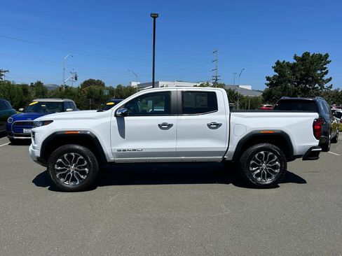 Used 2024 GMC Canyon Denali AWD/4WD image 2
