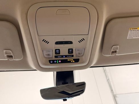 Used 2022 GMC Acadia Denali w/ Denali Ultimate Package image 20