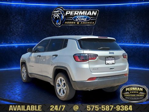 Used 2024 Jeep Compass Sport AWD/4WD image 3
