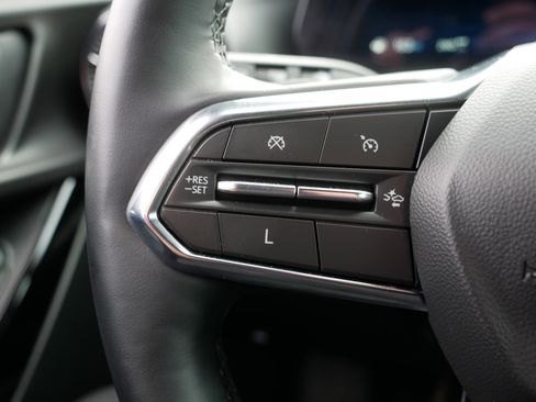 Used 2025 Chevrolet Equinox LT w/ Safety and Technology Package image 28