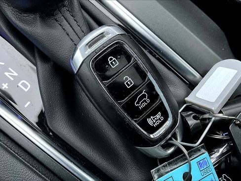 Used 2020 Hyundai Santa Fe Limited image 14