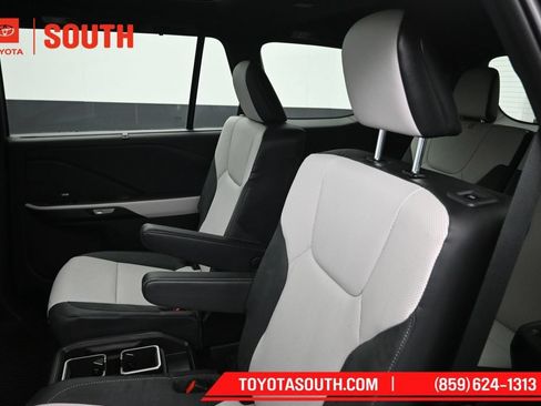 Used 2026 Lexus TX 500h AWD w/ Technology Package image 27