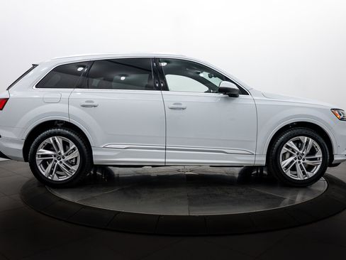 Used 2021 Audi Q7 3.0T Premium image 3