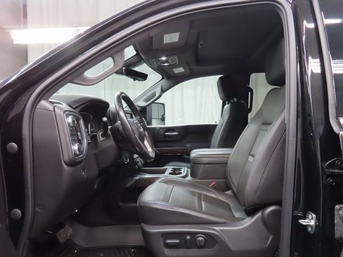 Used 2023 GMC Sierra 2500 Denali w/ Denali Black Diamond Edition image 9