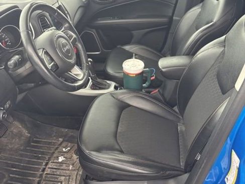 Used 2018 Jeep Compass Latitude w/ Popular Equipment Group AWD/4WD image 4