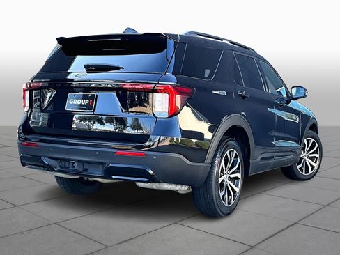Used 2025 Ford Explorer ST-Line image 12