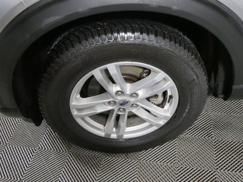 Used 2020 Ford Explorer XLT w/ Equipment Group 202A AWD/4WD image 12