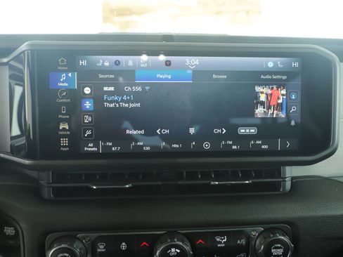 Used 2024 Jeep Wrangler Sport S image 9