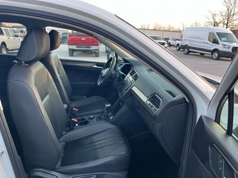 Used 2022 Volkswagen Tiguan SE image 24