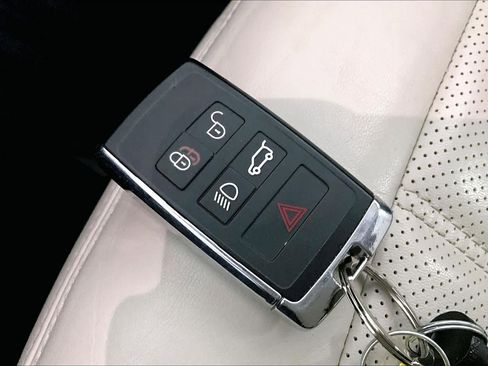 Used 2022 Land Rover Range Rover Sport HSE Silver Edition image 14