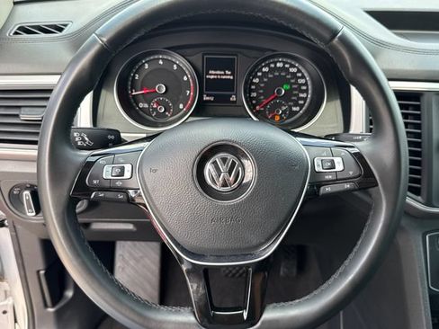 Used 2019 Volkswagen Atlas SE w/ Panoramic Sunroof Package FWD image 16