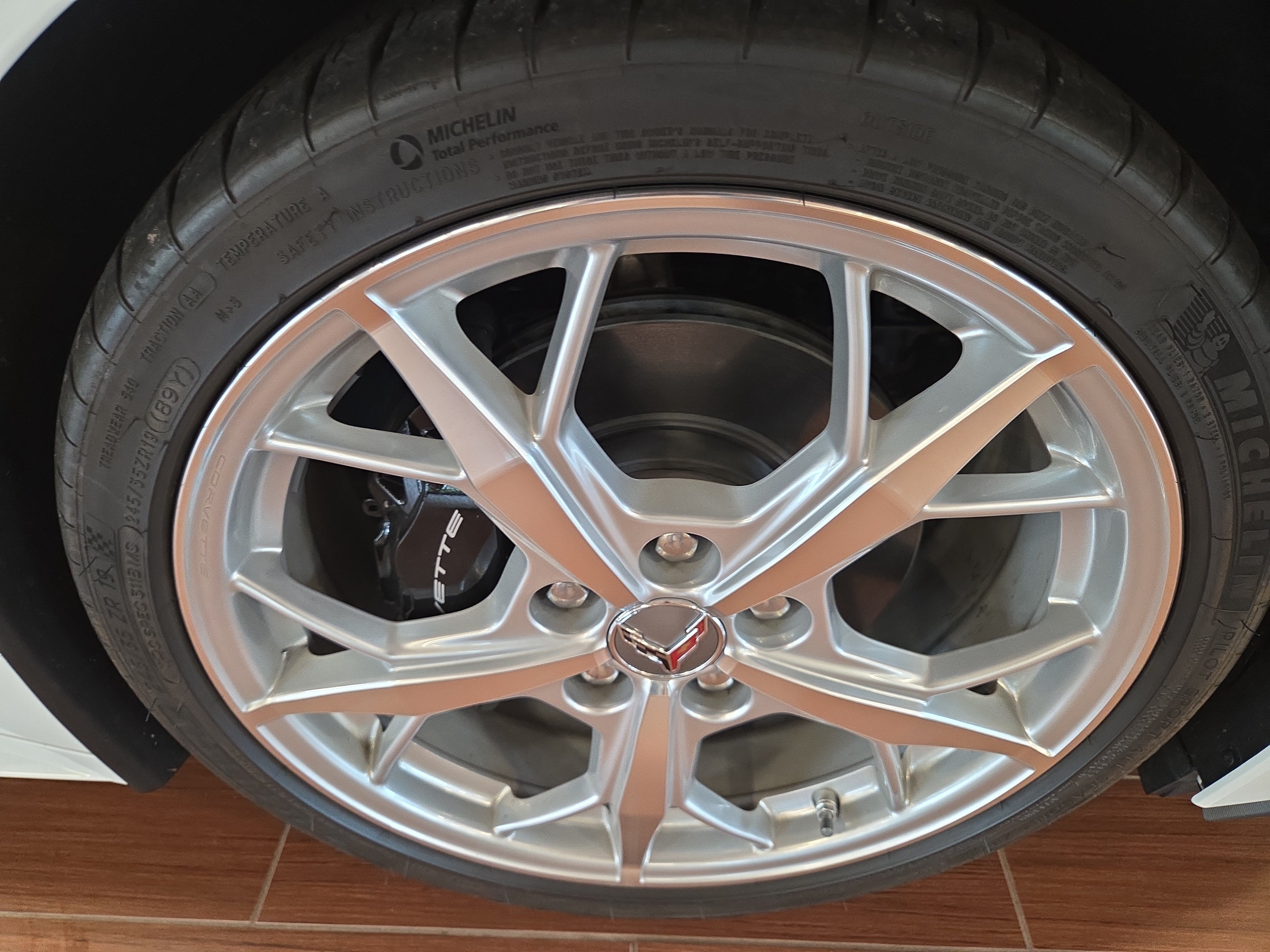Used 2023 Chevrolet Corvette Stingray Coupe w/ 1LT RWD image 9